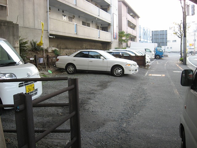 荒手駐車場