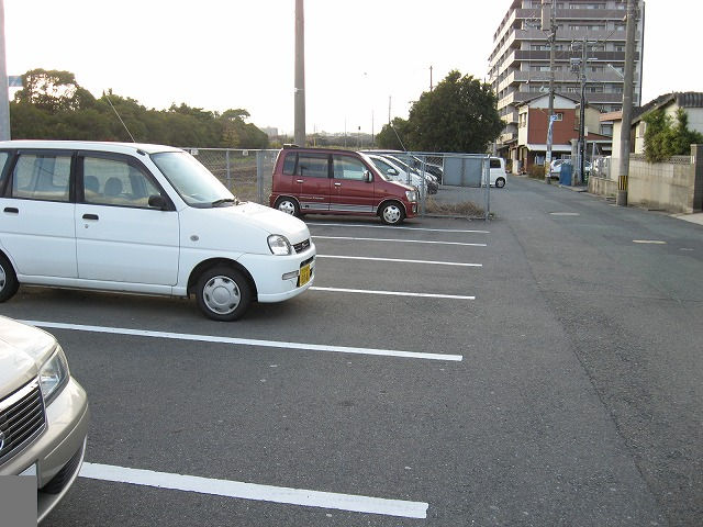 二島駅駐車場