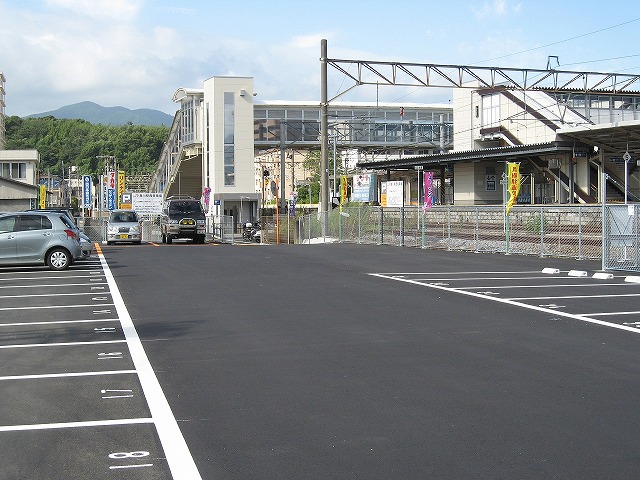 亀川駅西駐車場