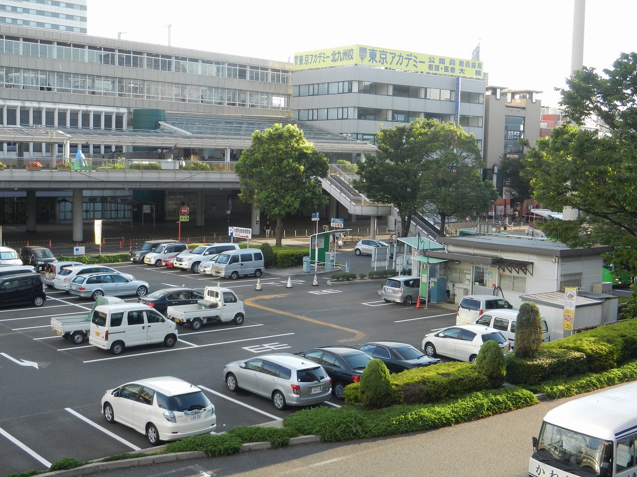 小倉駅北口自動車整理場