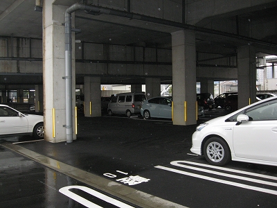吉塚駅高架下第2駐車場