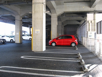 箱崎駅高架下第1駐車場