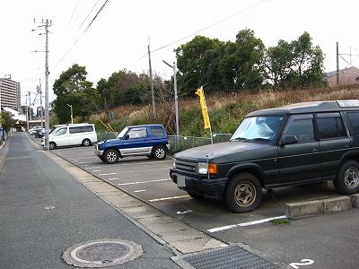 和白駐車場