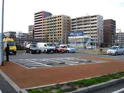 九大学研都市駅自動車整理場