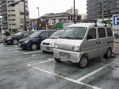箱崎駅西口自動車整理場