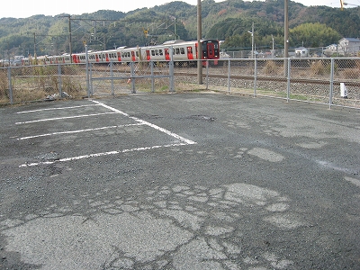 東郷駅日の里口駐車場
