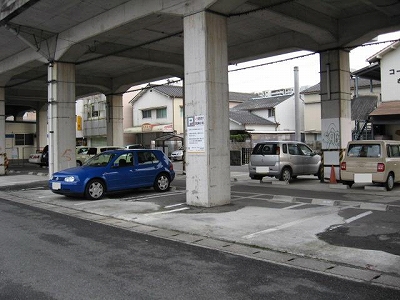 佐賀高架下西駐車場