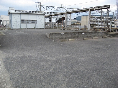 西唐津駅駐車場