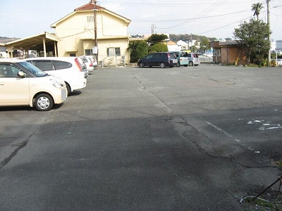 三角駅駐車場