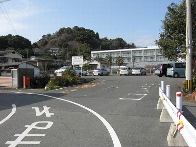 三角駅駐車場