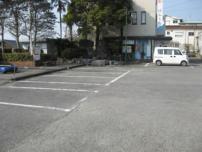 緒方駅月極駐車場