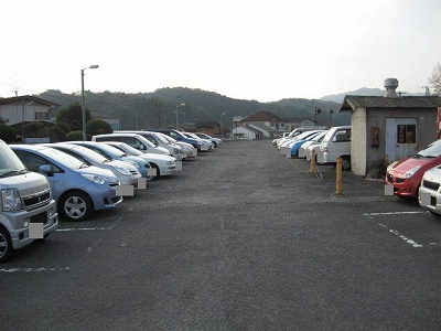 中判田駅駐車場