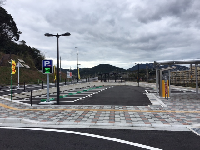 海老津駅南側広場駐車場