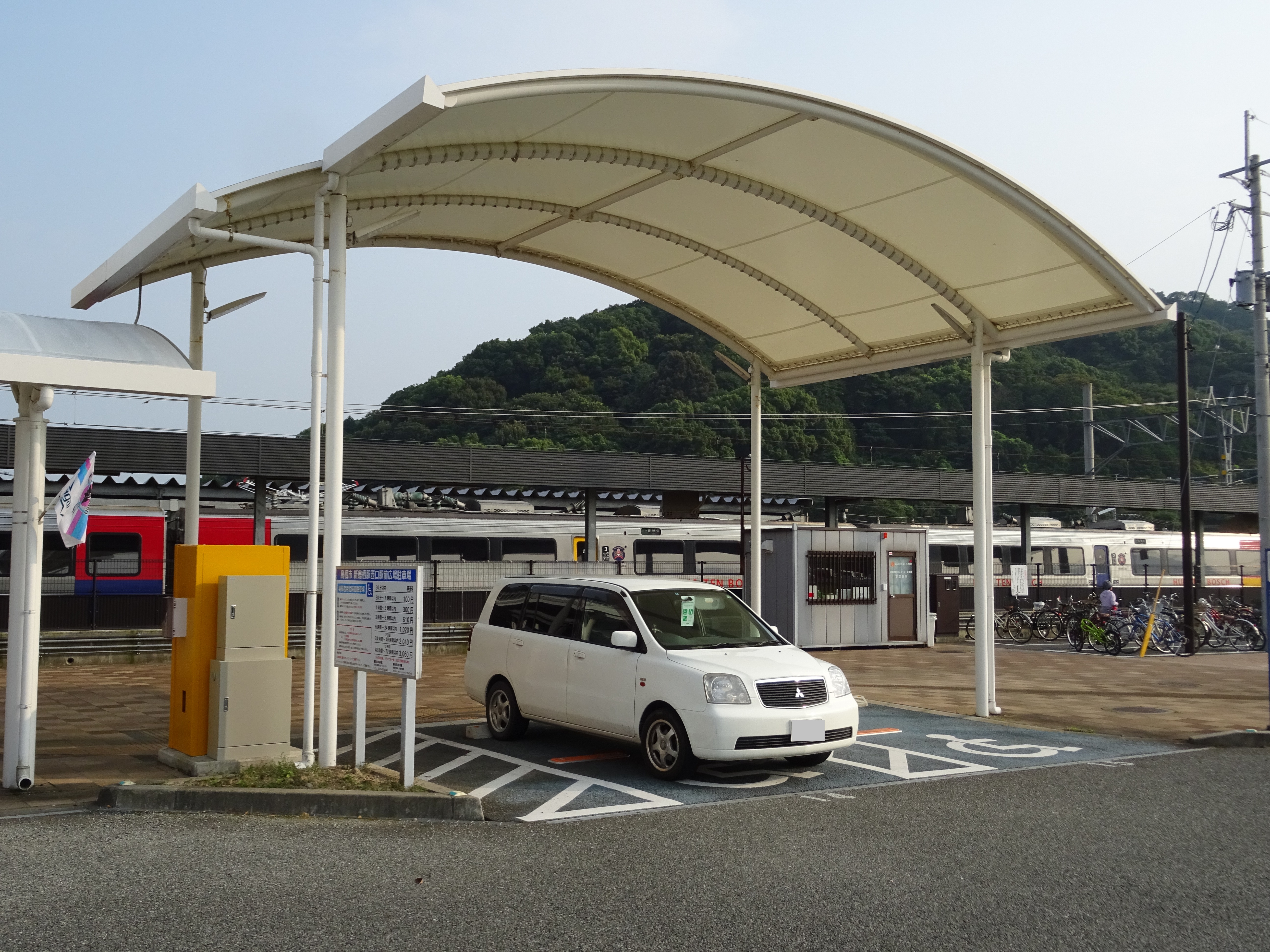 (HP用)新鳥栖駅西口駅前広場身障者用駐車場