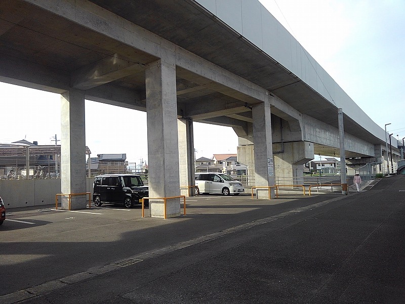 慈眼寺駅高架下第2駐車場