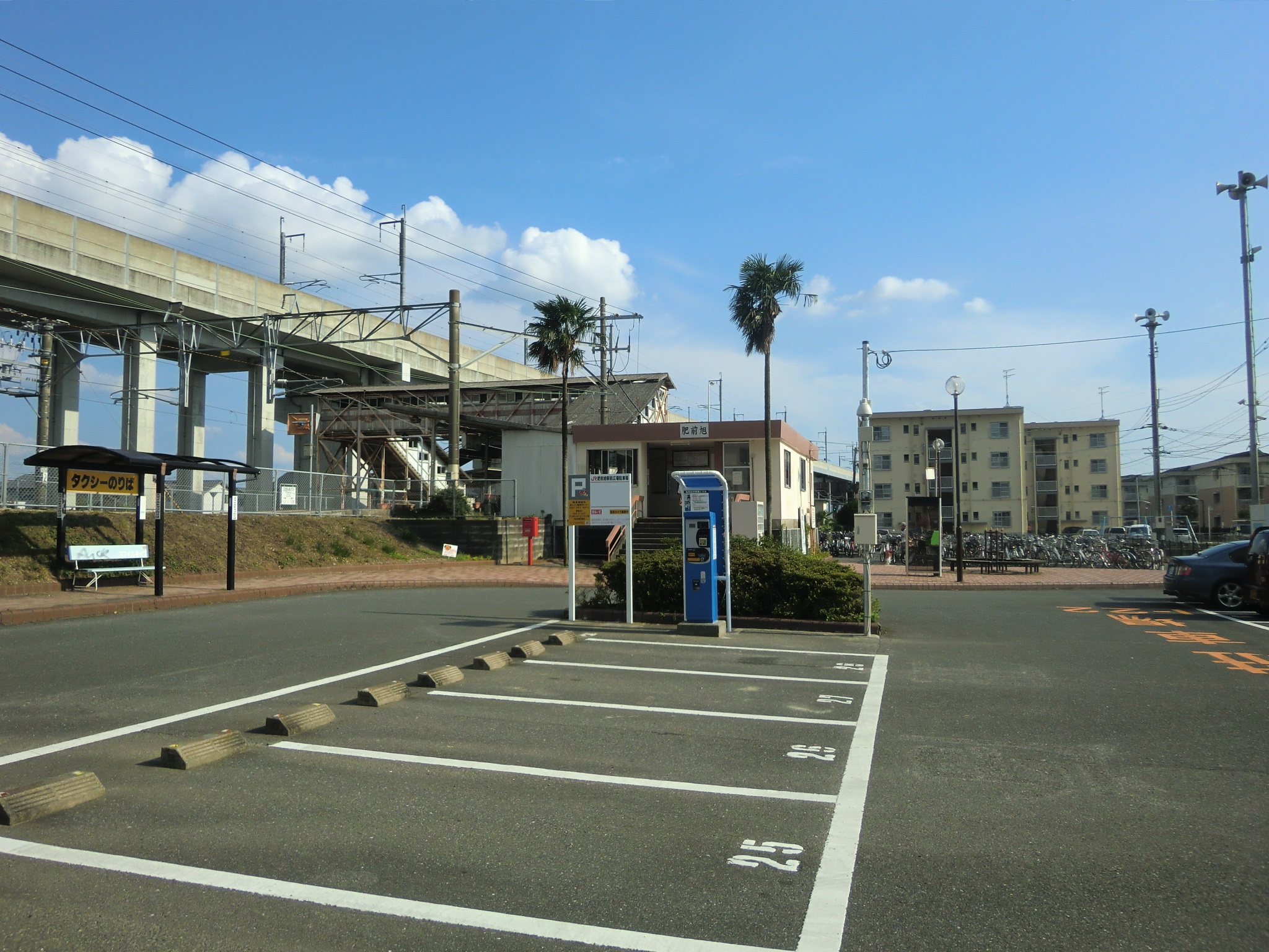 肥前旭駅前広場駐車場