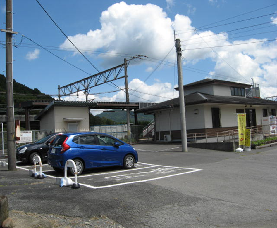 中山香駅駐車場