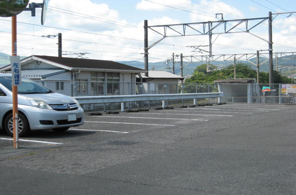 日出駅西月極駐車場