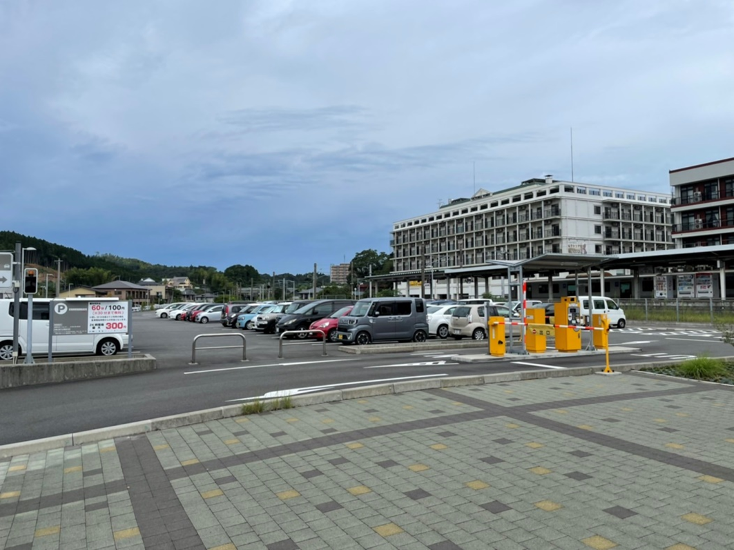伊集院駅西側駐車場