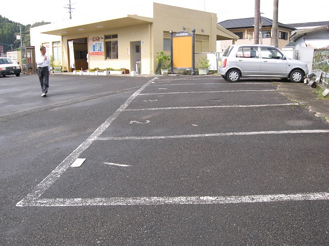 南郷駅駐車場