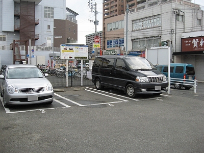 福工大前駅駐車場
