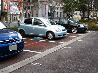 姪浜駅南口自動車整理場