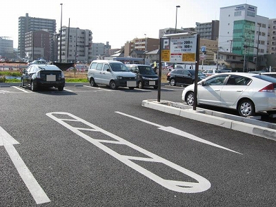大分駅上野の森口(南口)自動車整理場