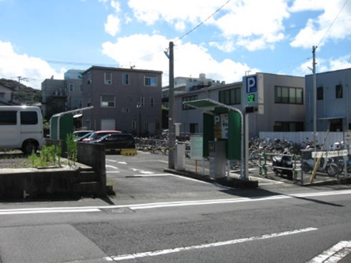諫早駅西口駐車場