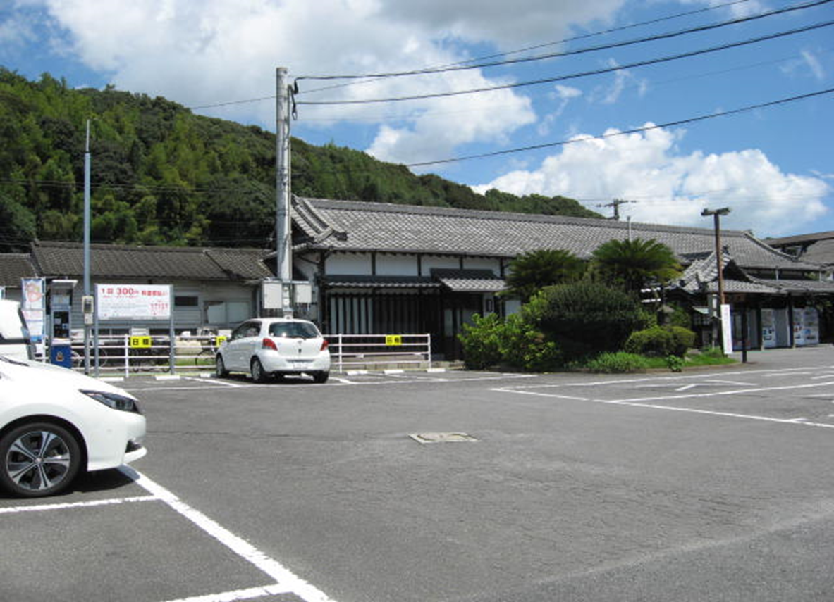 杵築駅日極駐車場